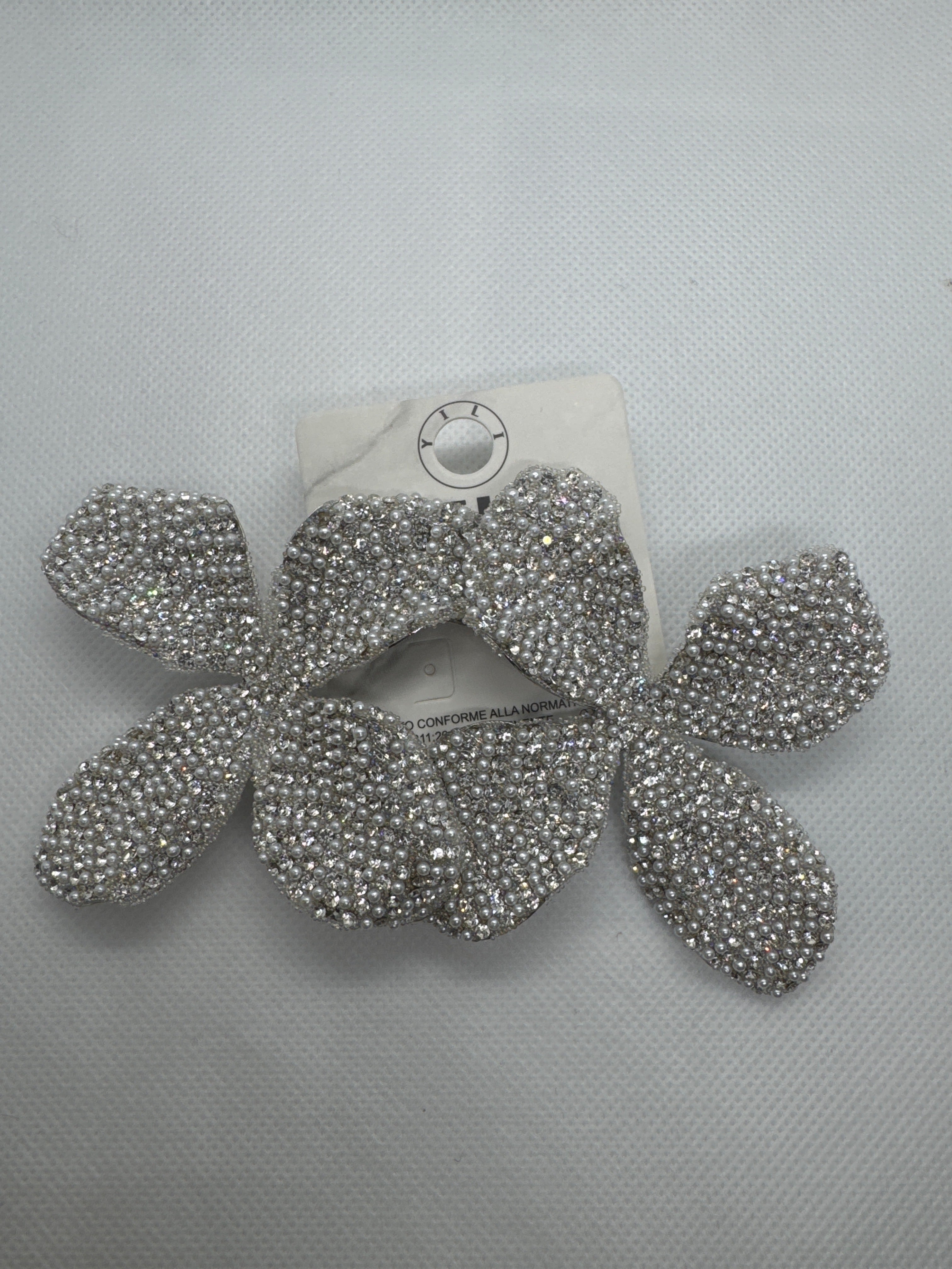 Orecchini fiore con perline piccole argento/bianco