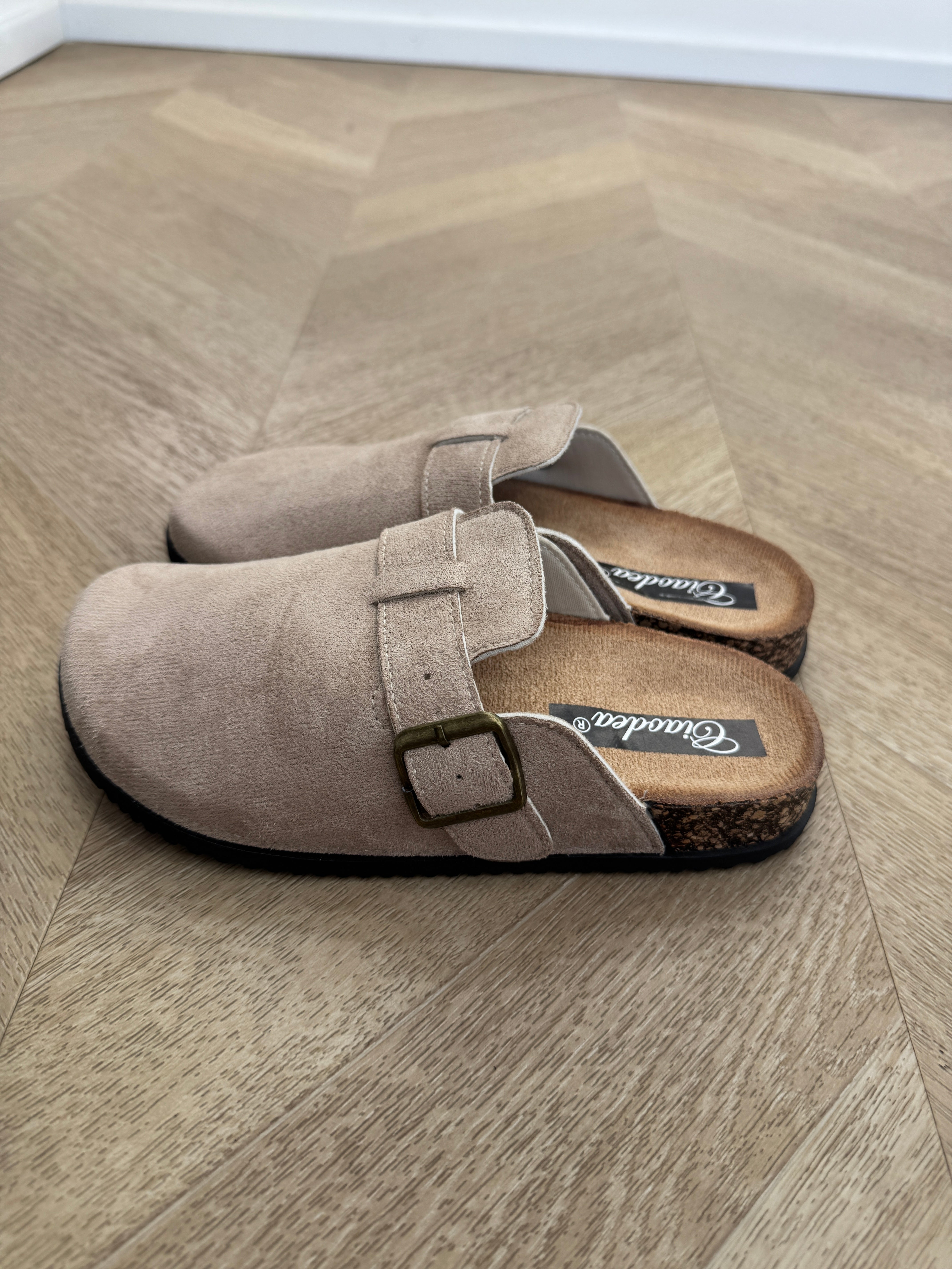 Ciabatta India beige con fibbia