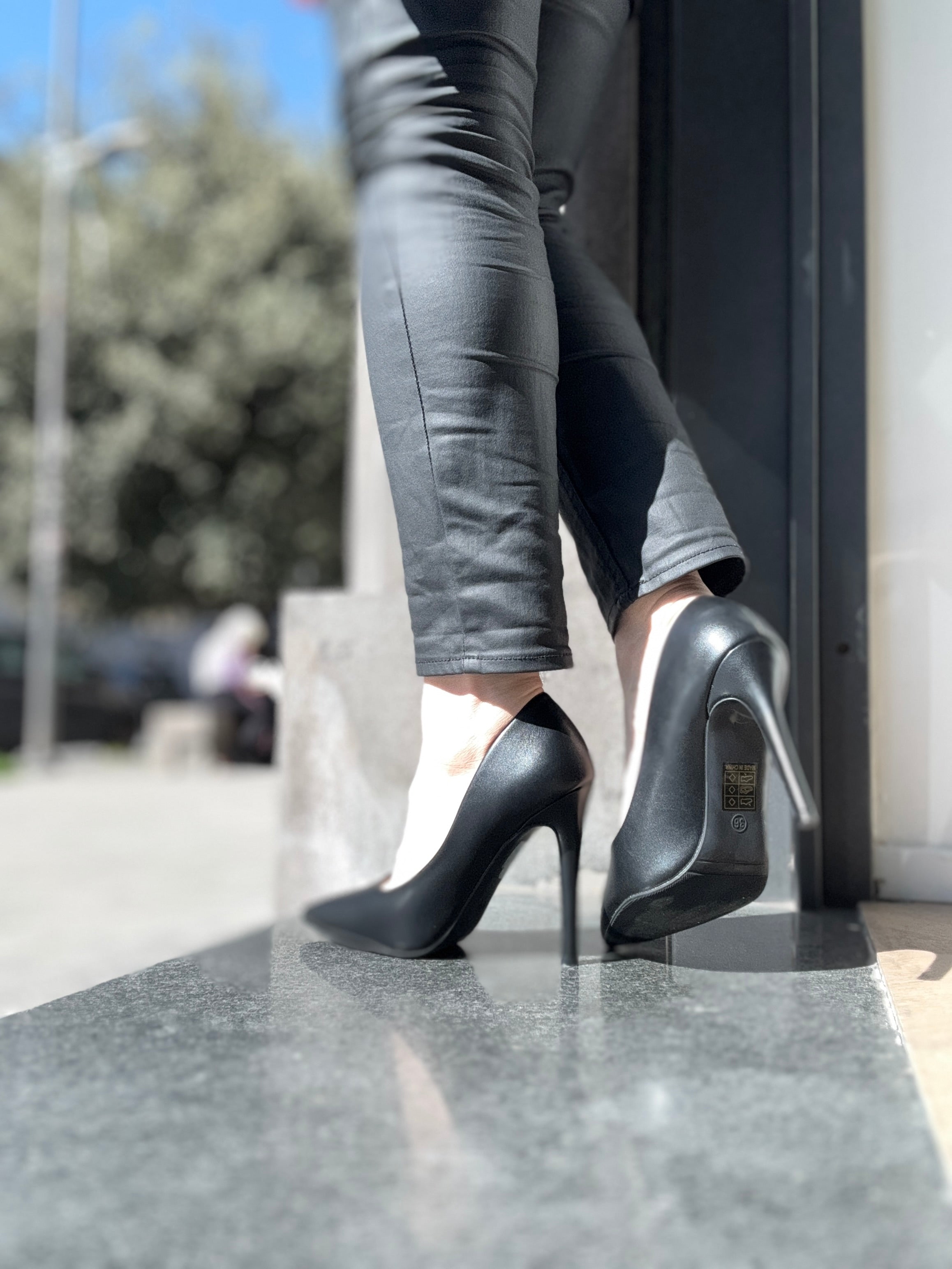 Décolleté basic alto nero