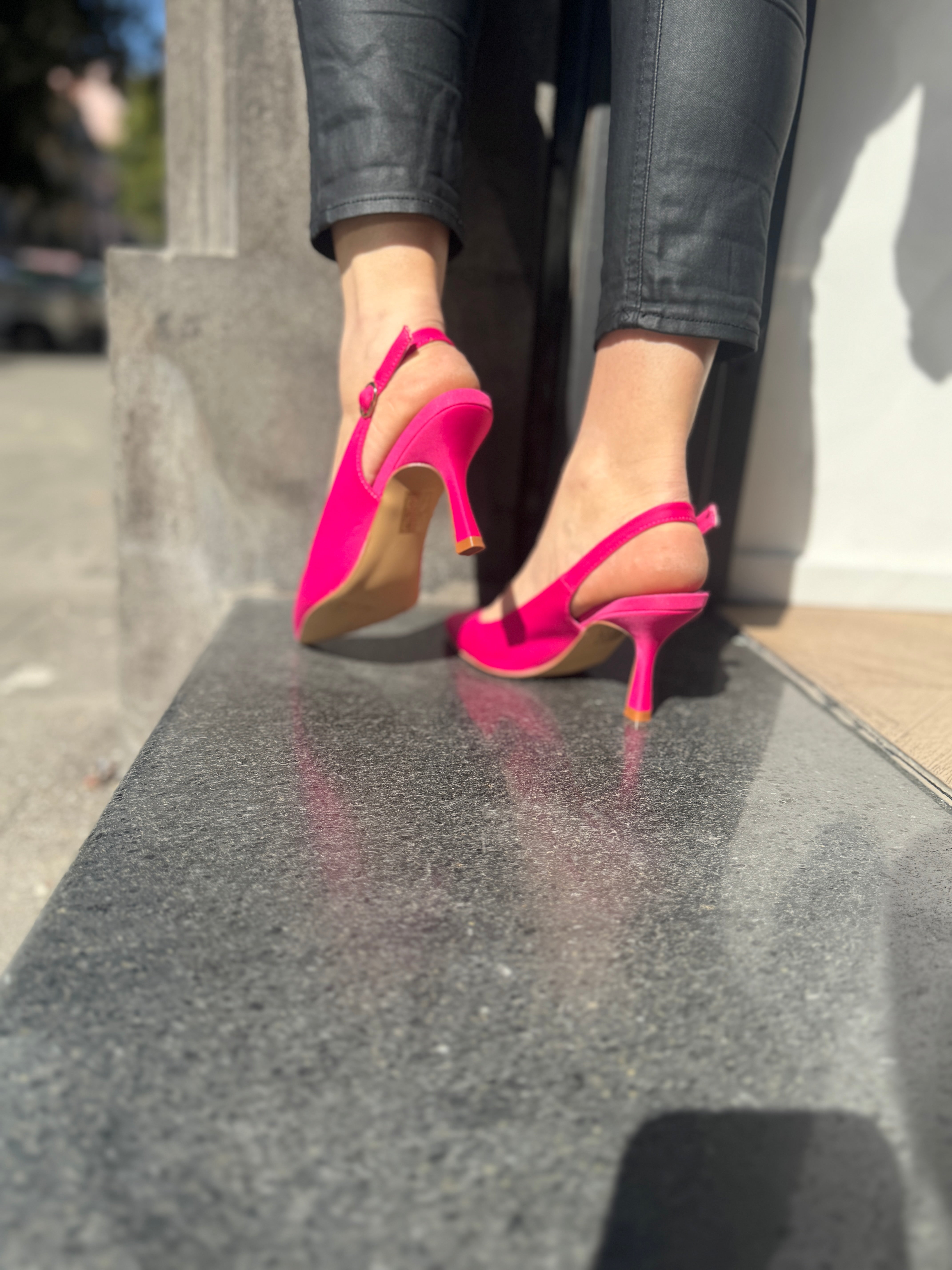 Décolleté in licra fucsia tacco basso