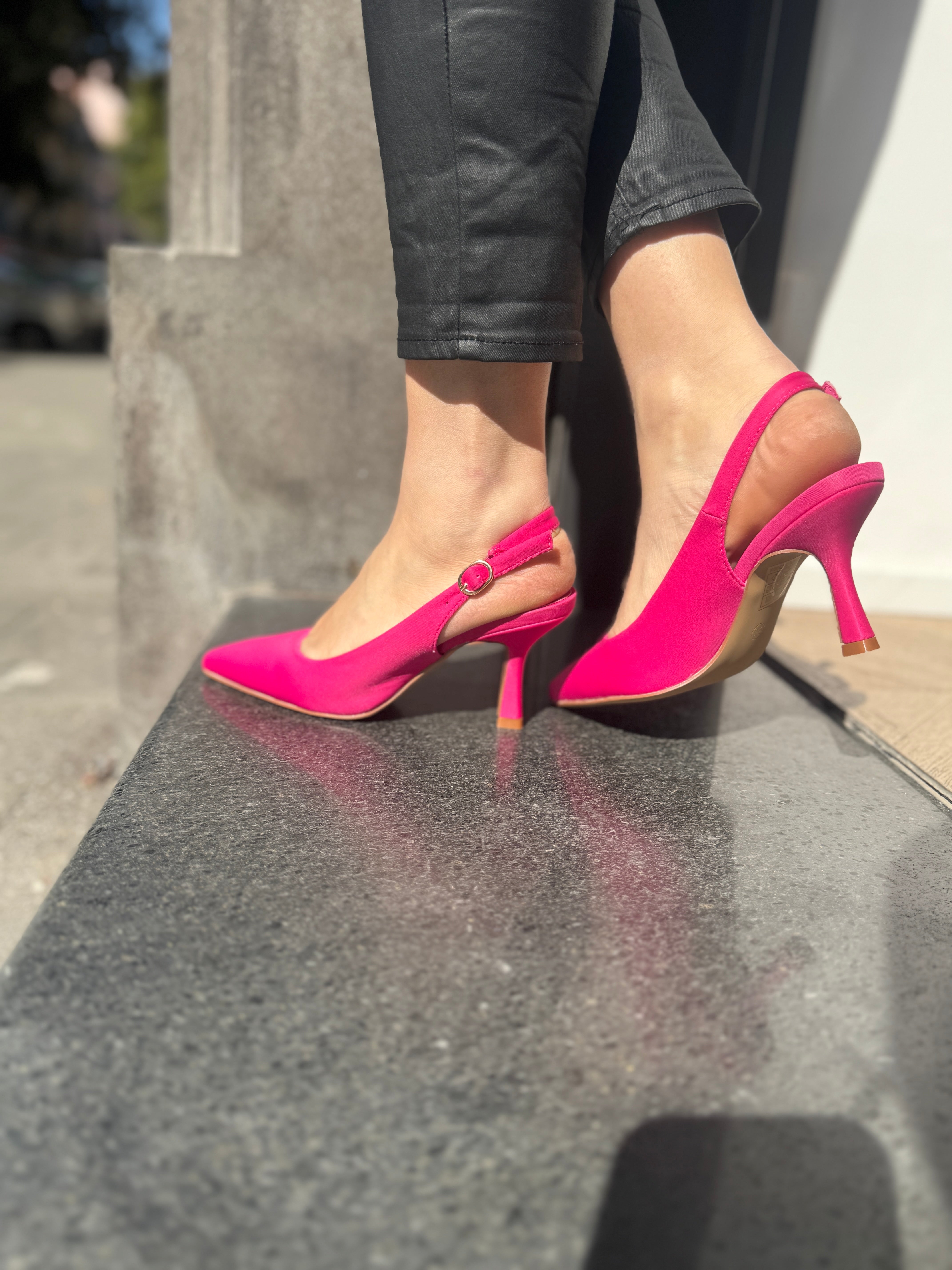Décolleté in licra fucsia tacco basso