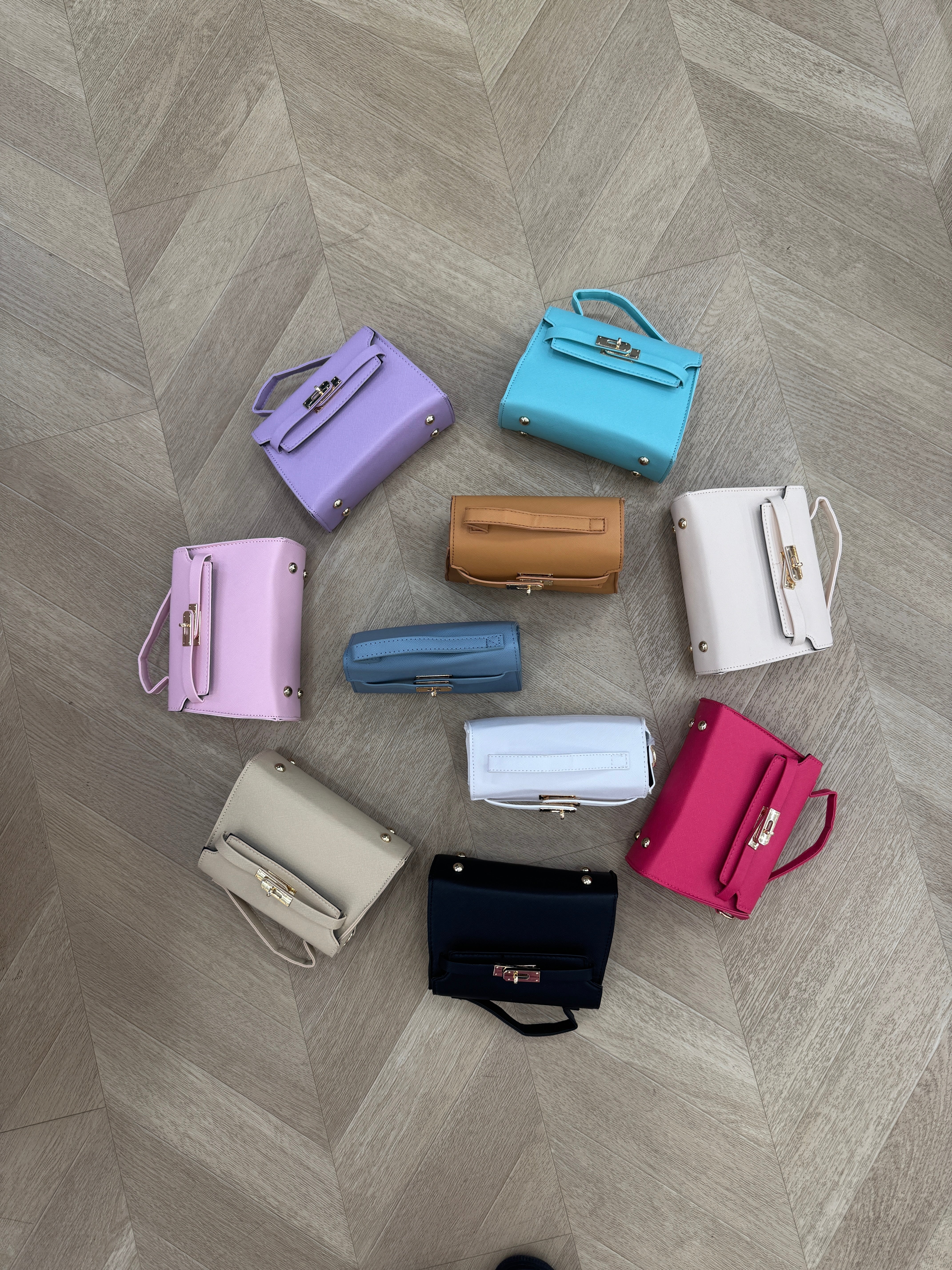 Mini Pochette modello Kelly azzurra
