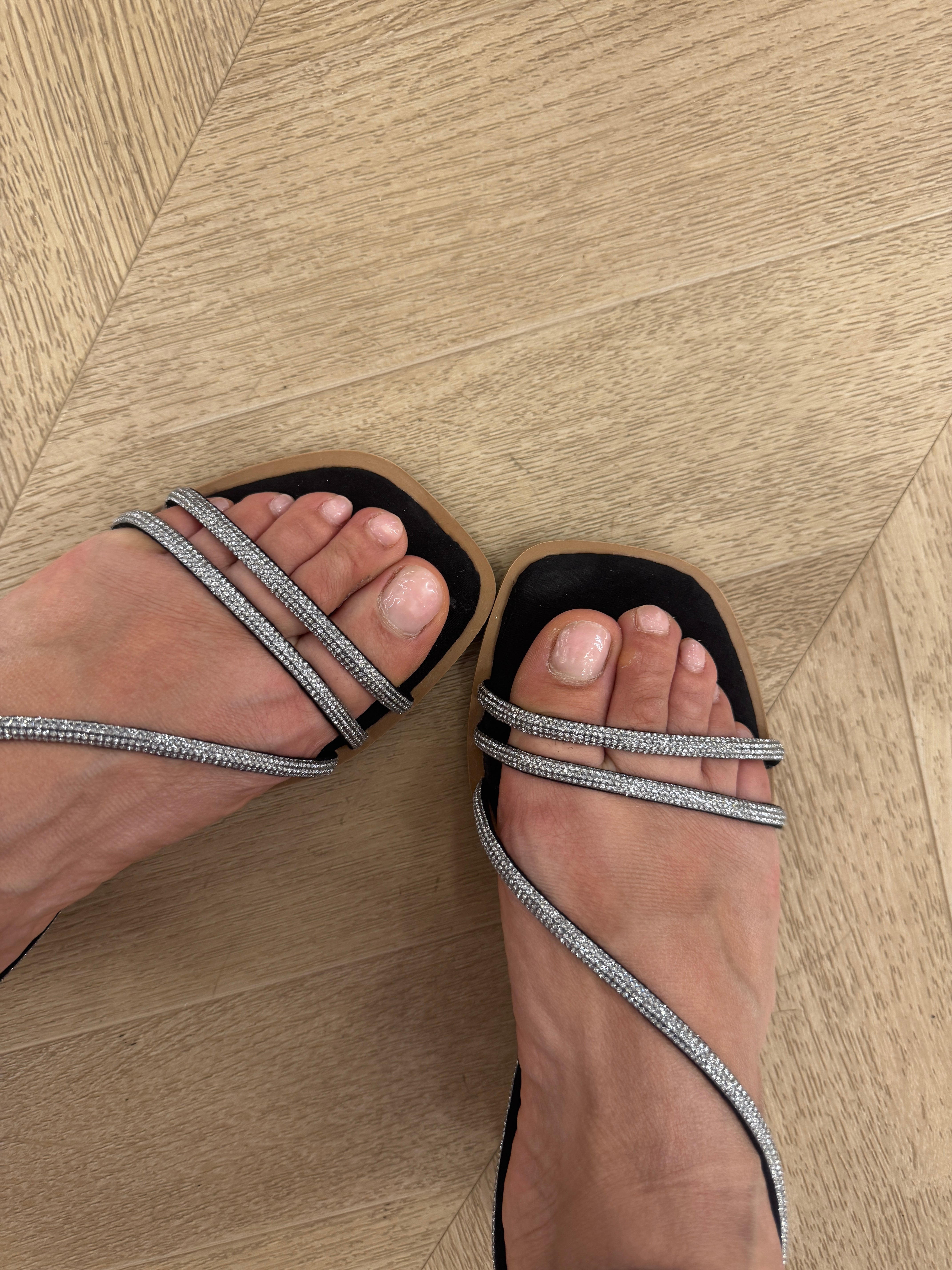 Sandalo cleo nero con cristalli