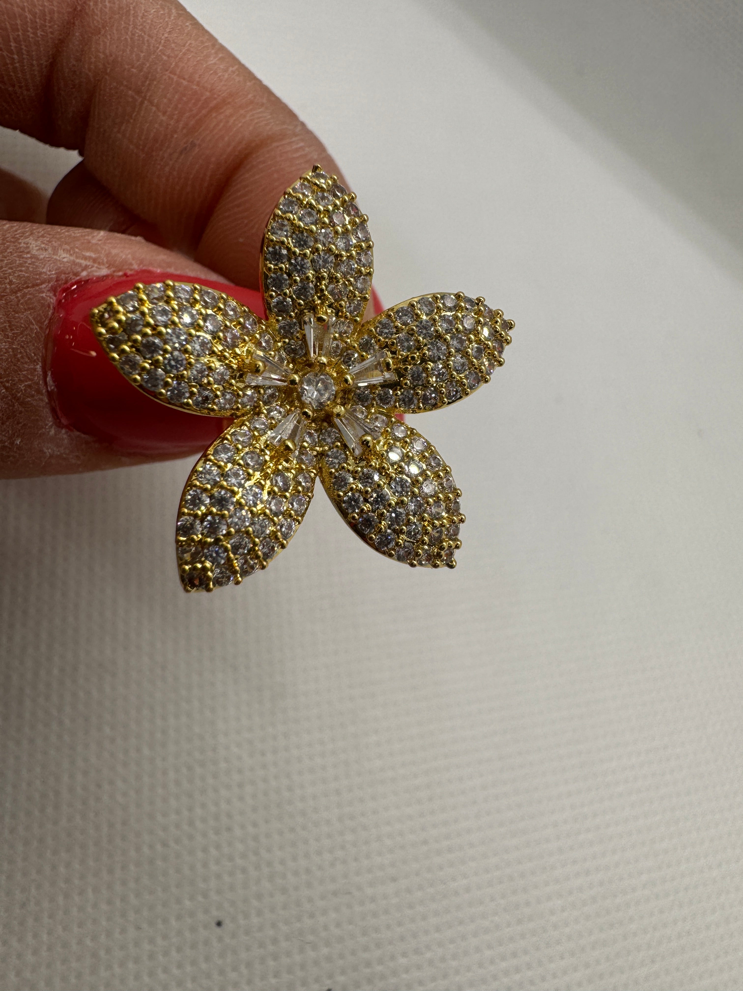 Anello con fiore grande oro