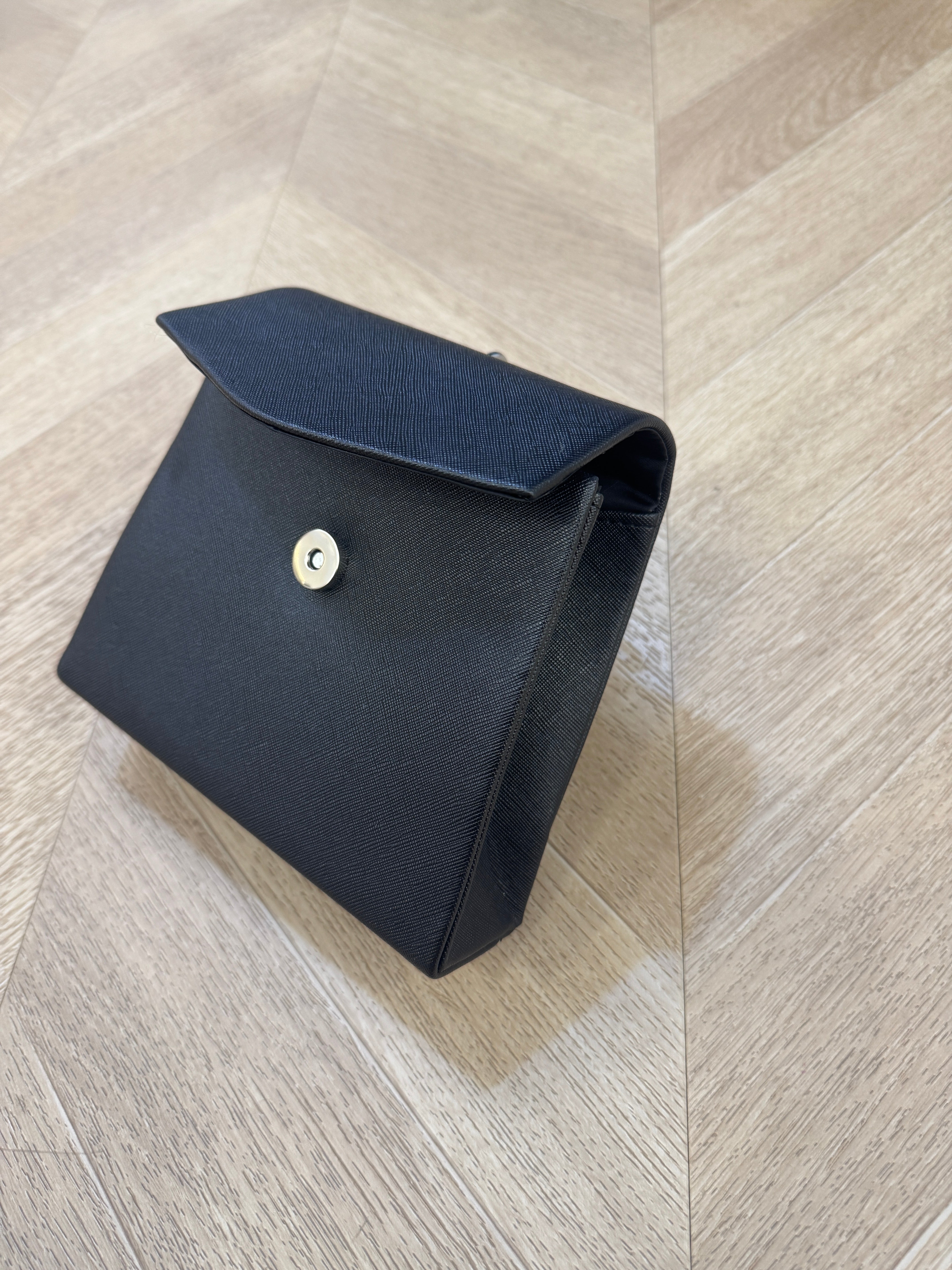 Bag con manico rigido nero