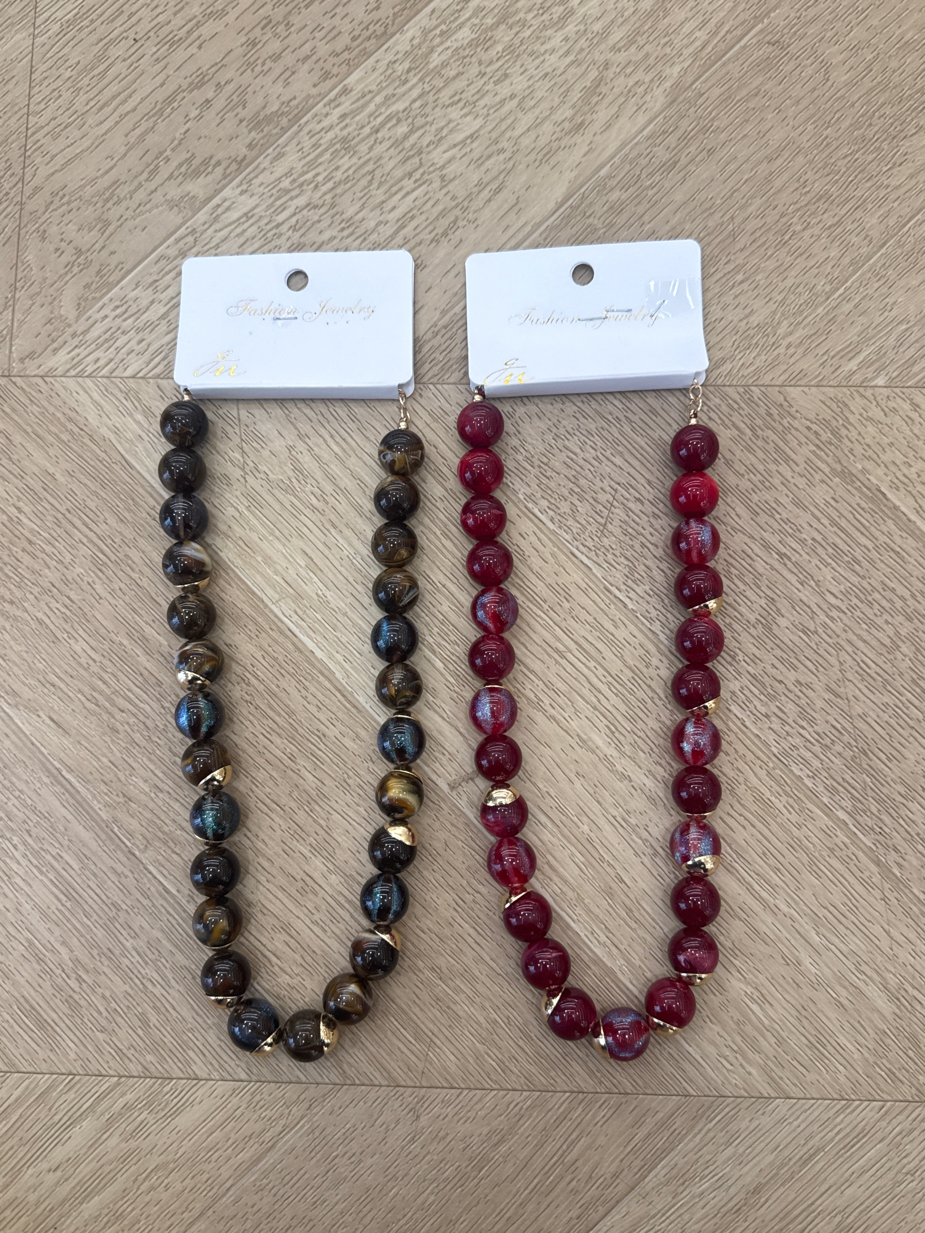 Collana con perle con dettagli oro