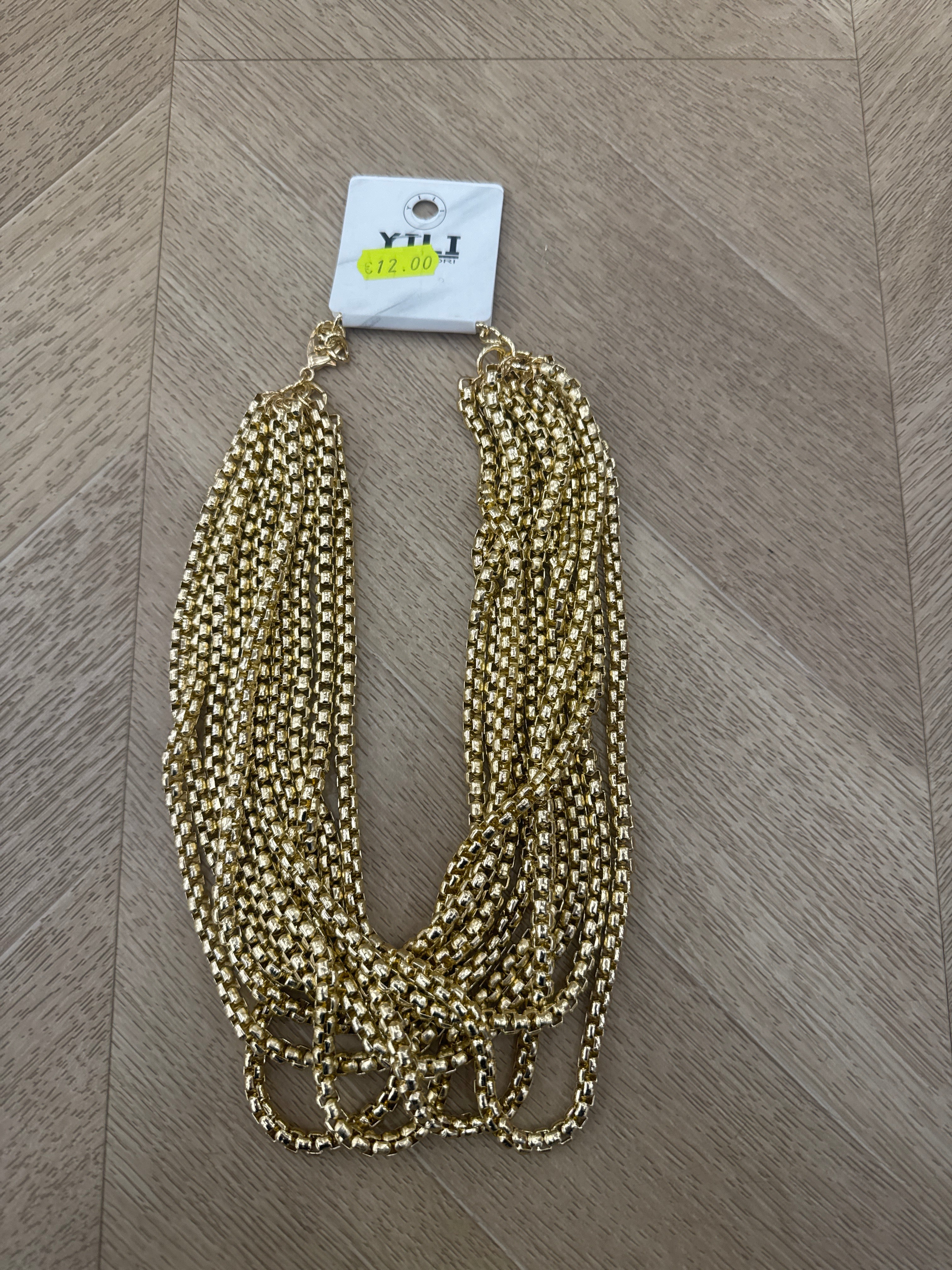 Collana multi fili corta