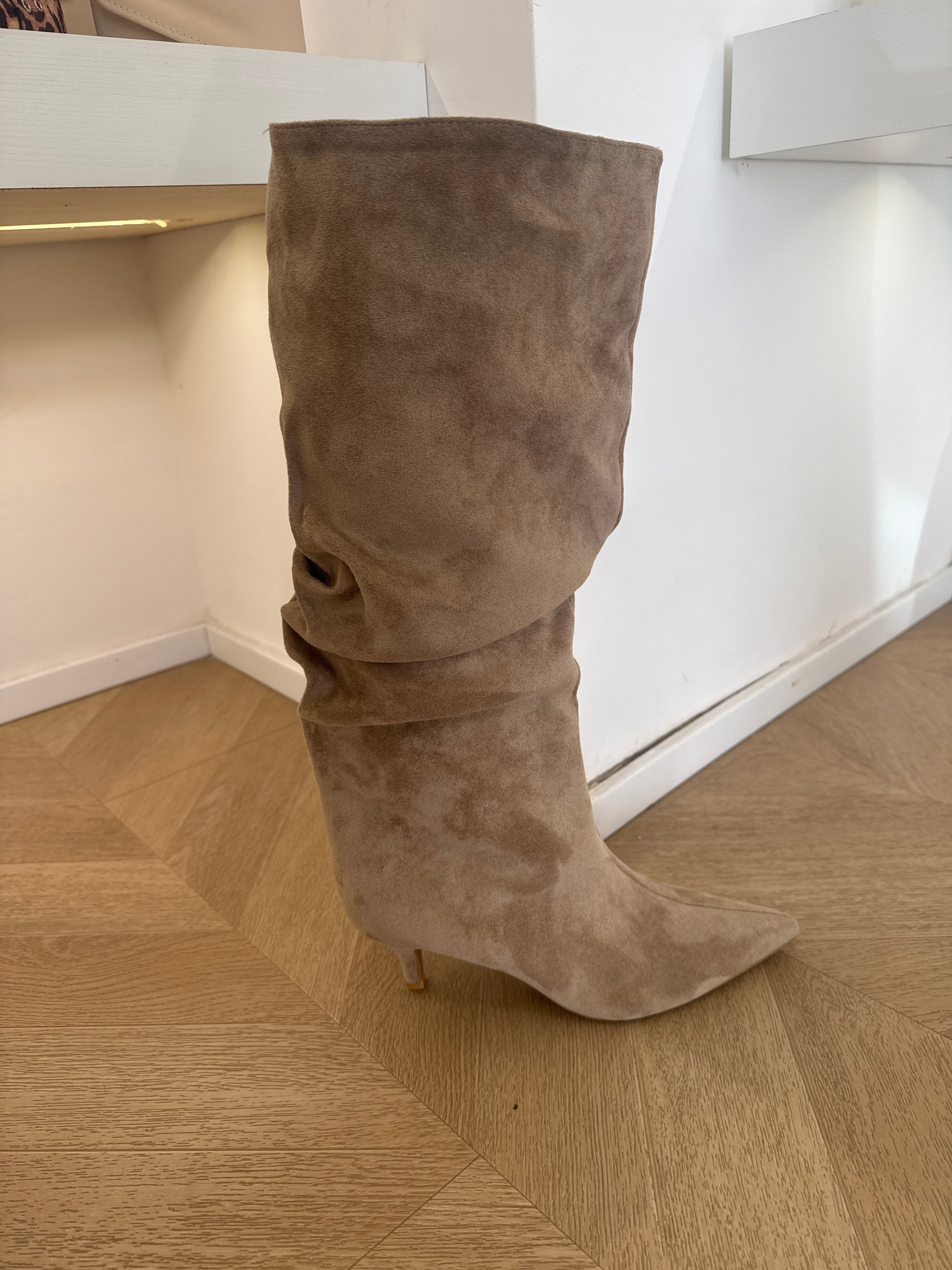 Stivale iris gambale alto beige