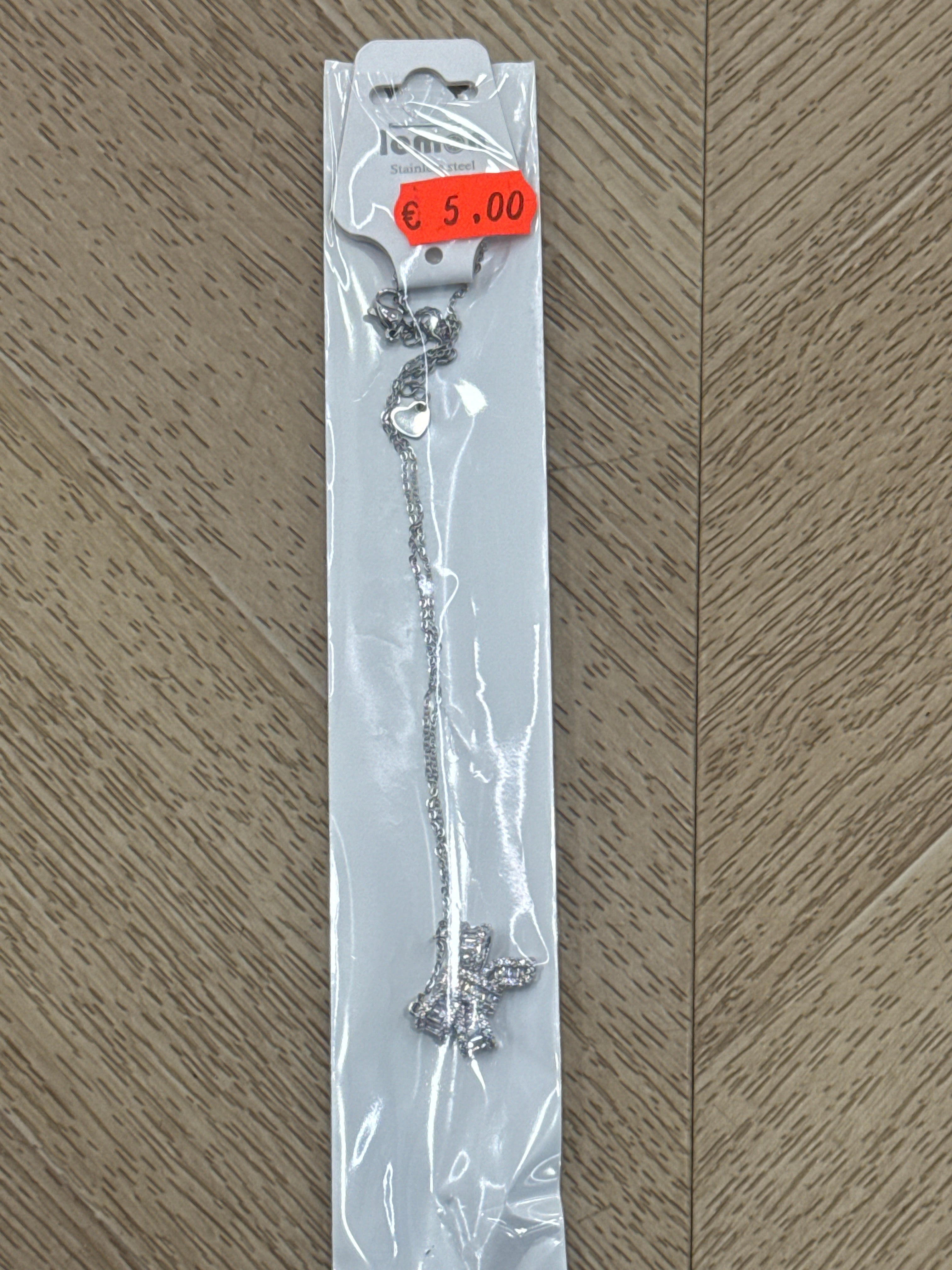 Collana  con fiocco