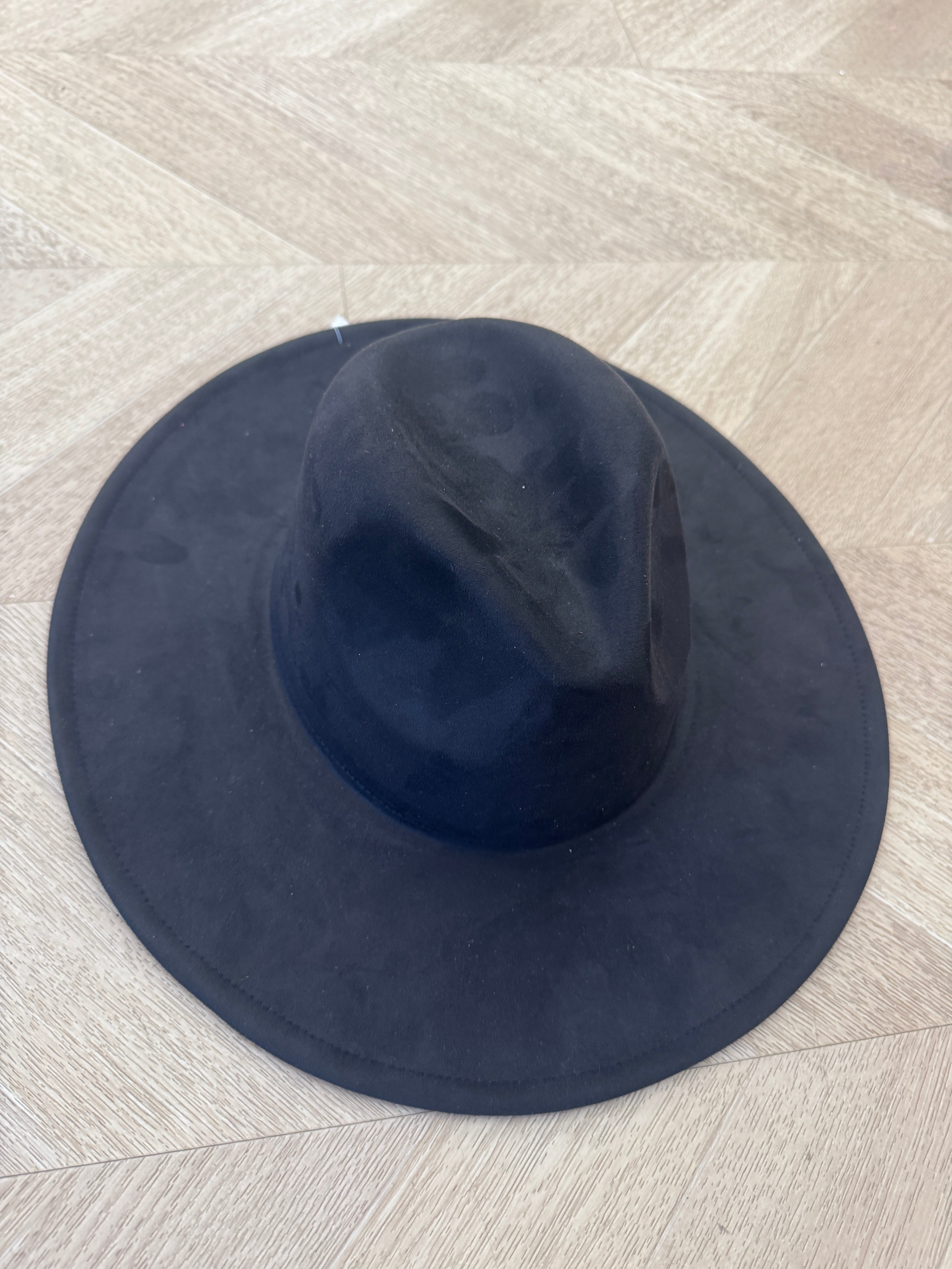 Cappello falda larga nero