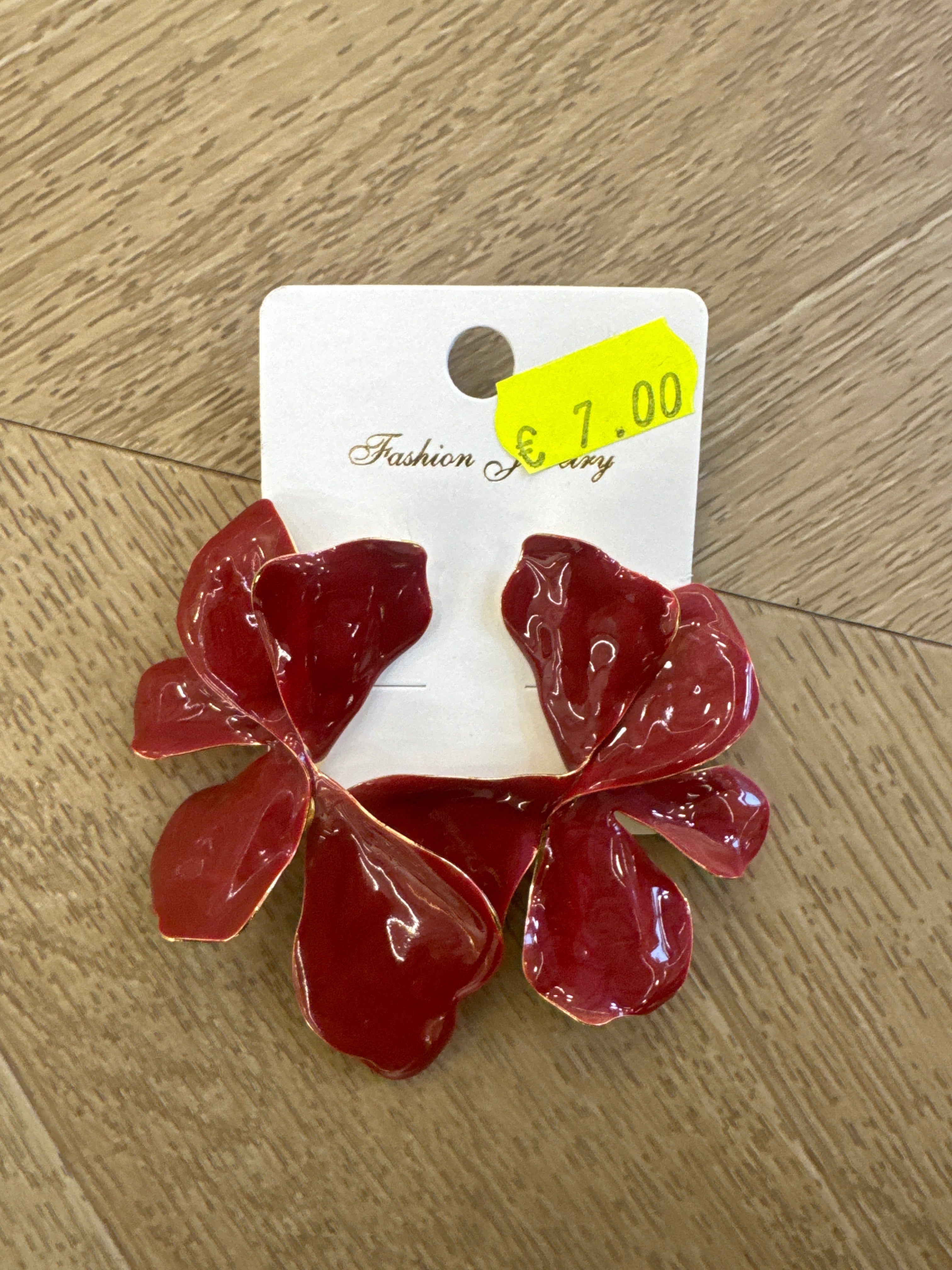 Orecchini mezzo fiore
