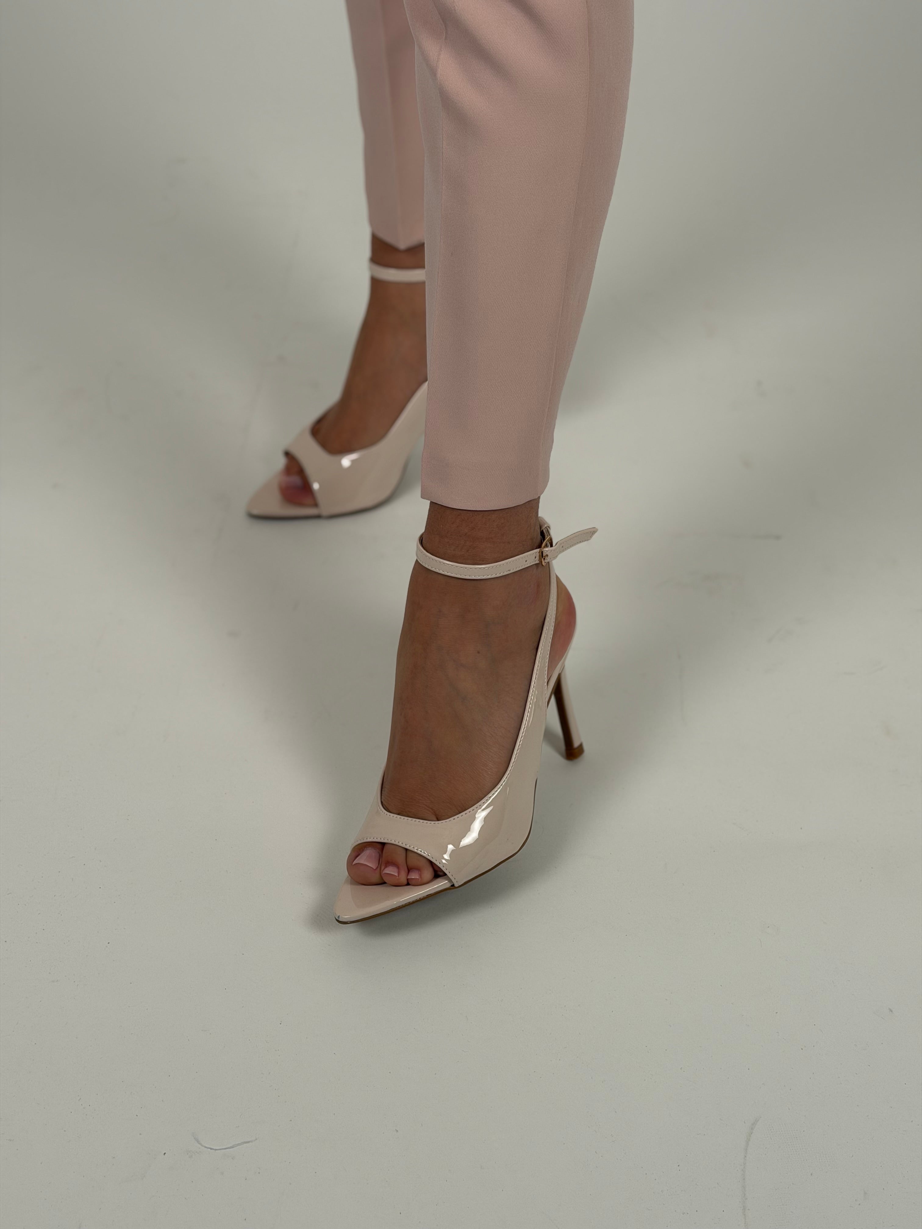 Sandalo Irene beige in vernice