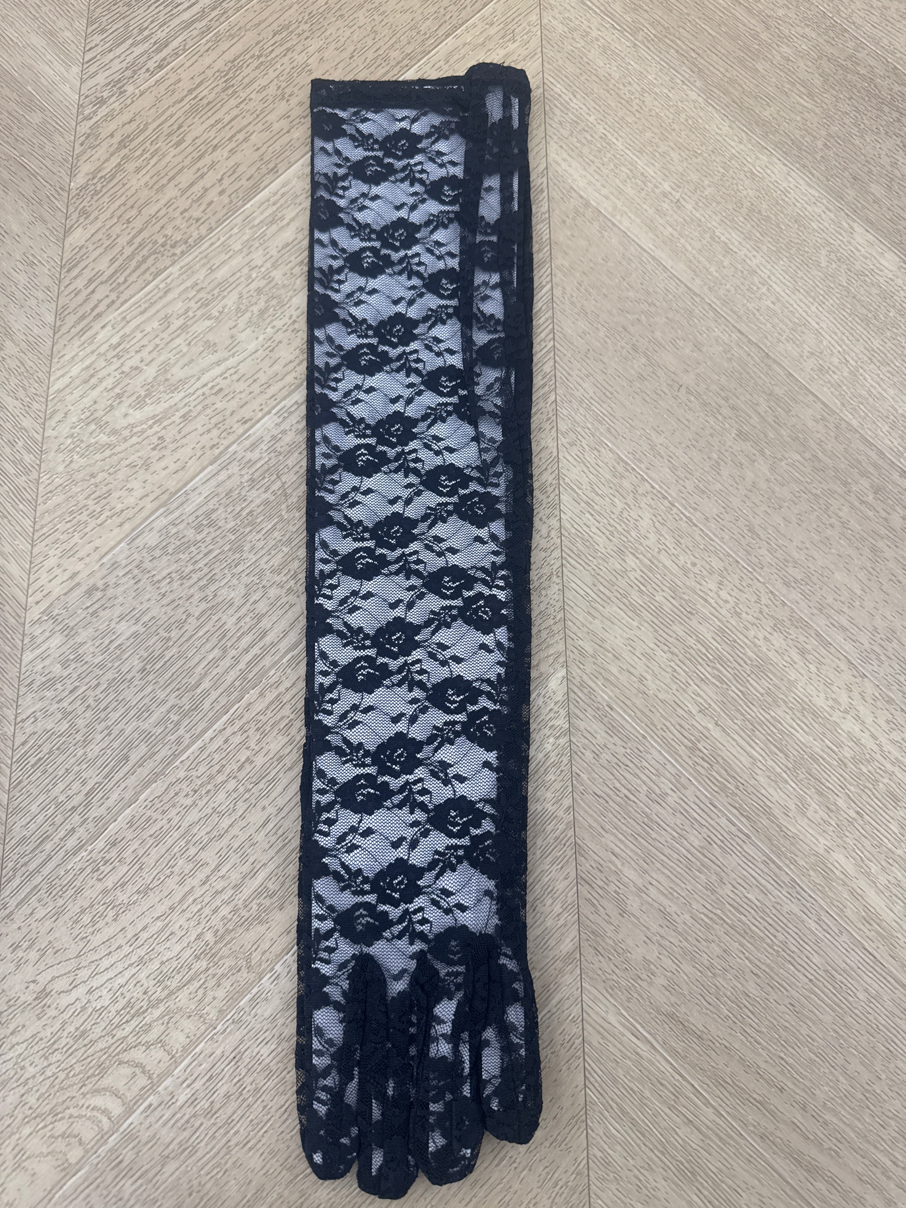 Guanti lunghi in pizzo nero