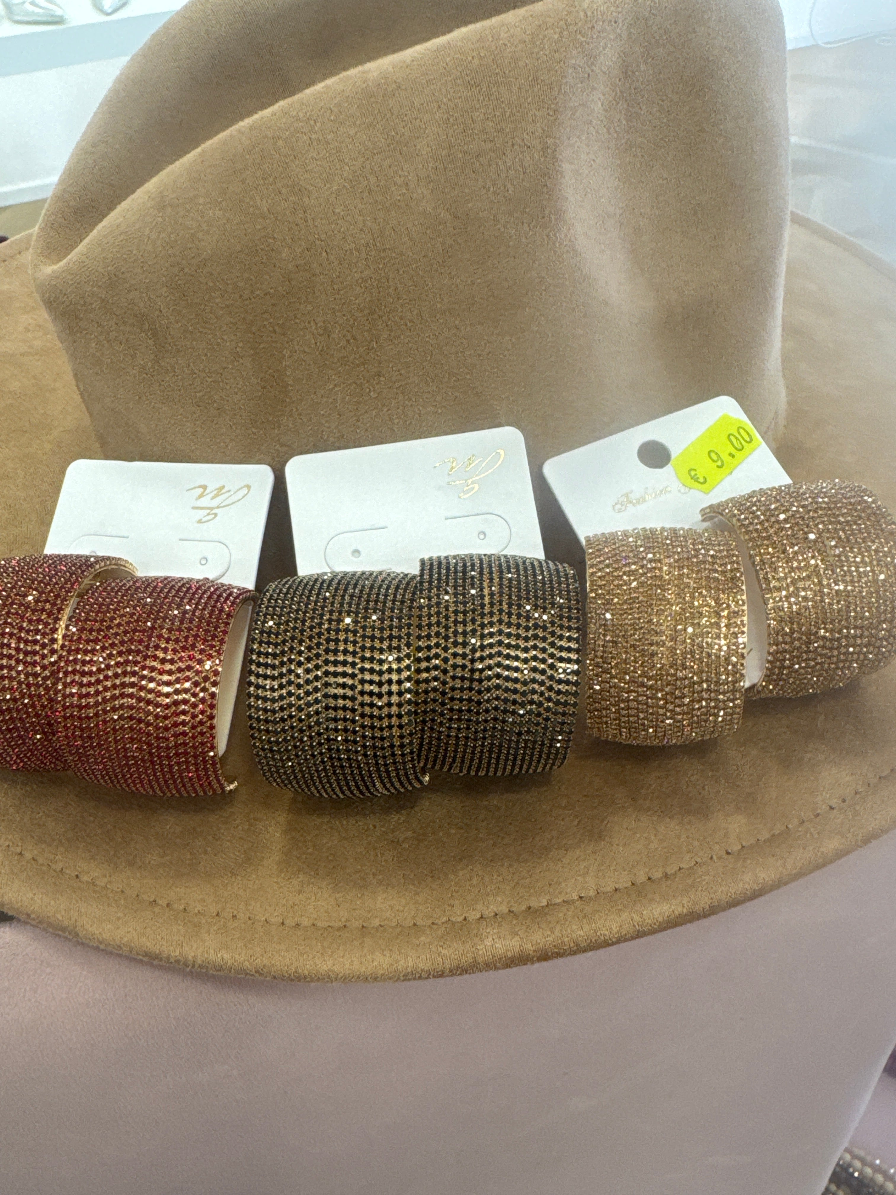 Orecchini mezzi cerchio brillantinati