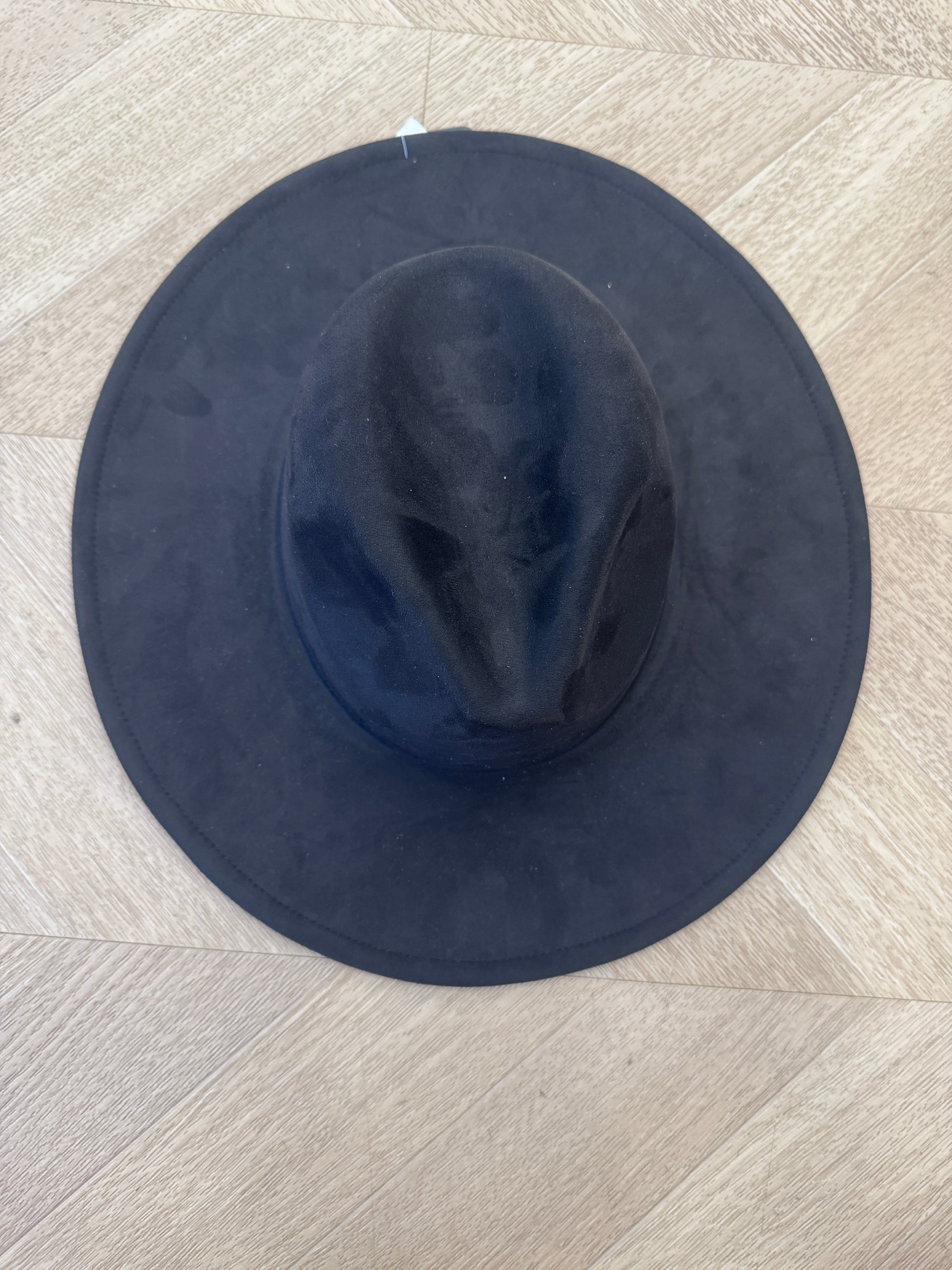 Cappello falda larga nero