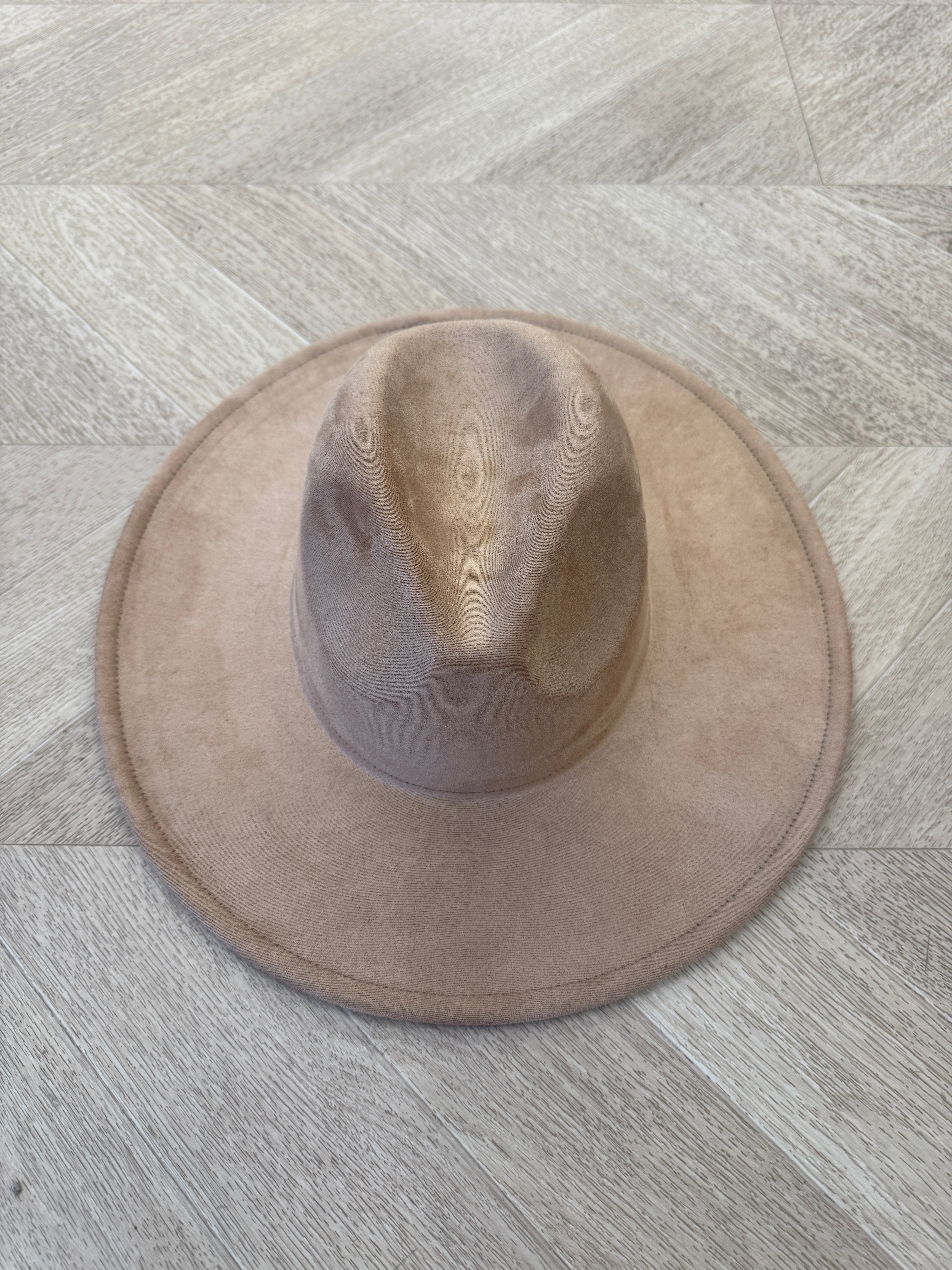 Cappello falda larga beige