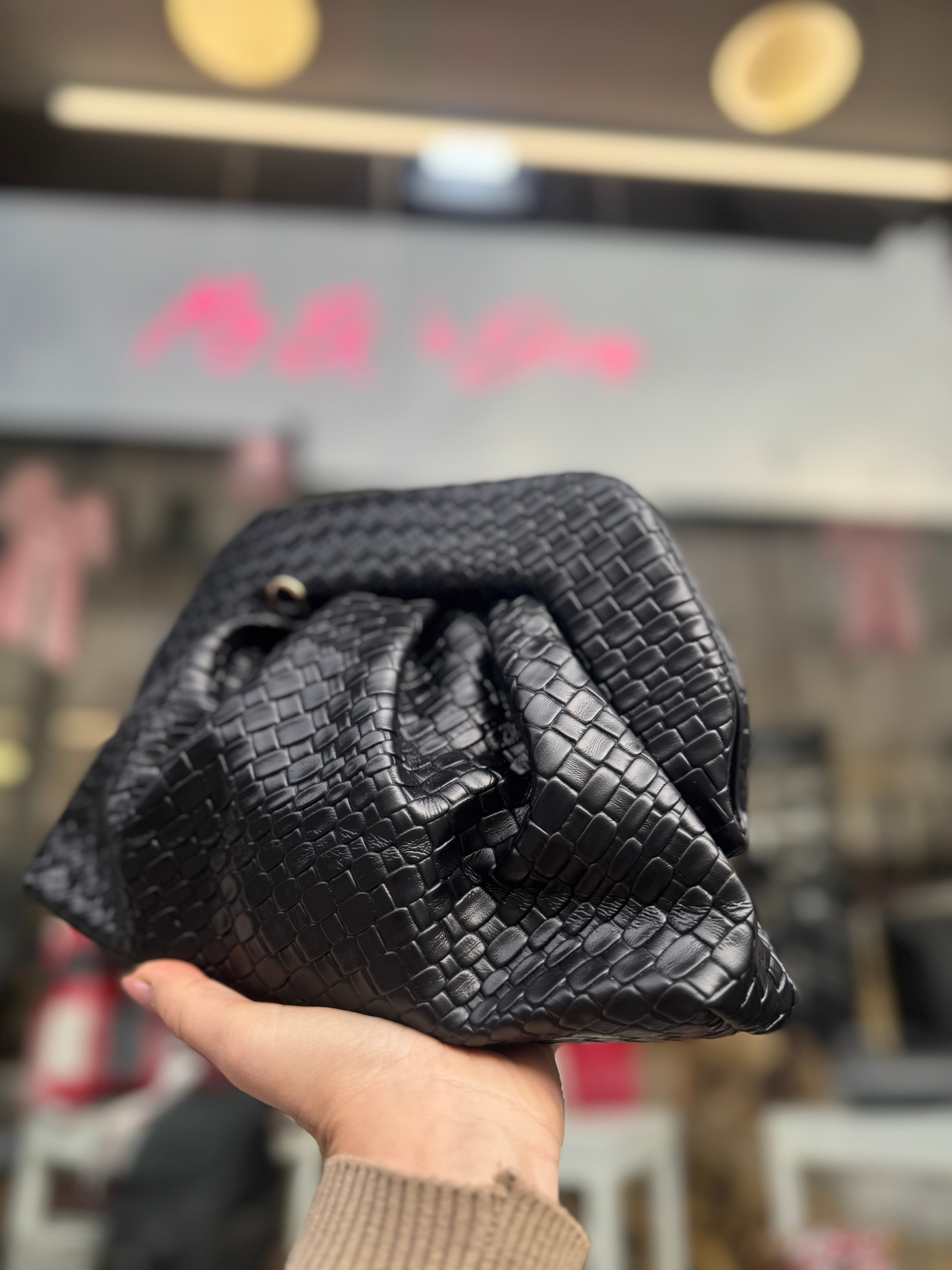 Pochette pouch nera in pelle